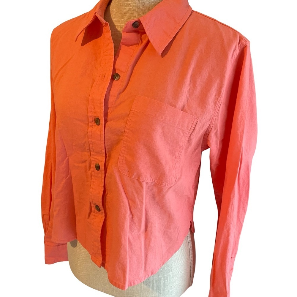 Universal Thread Cropped Fit Button Down - Picture 2 of 6